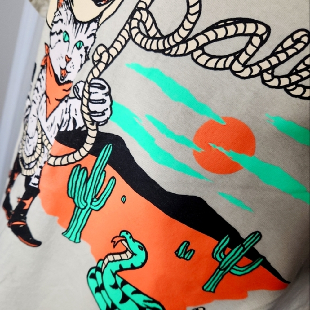 NWT Threadless Hillary White Rabbit Size Large‎